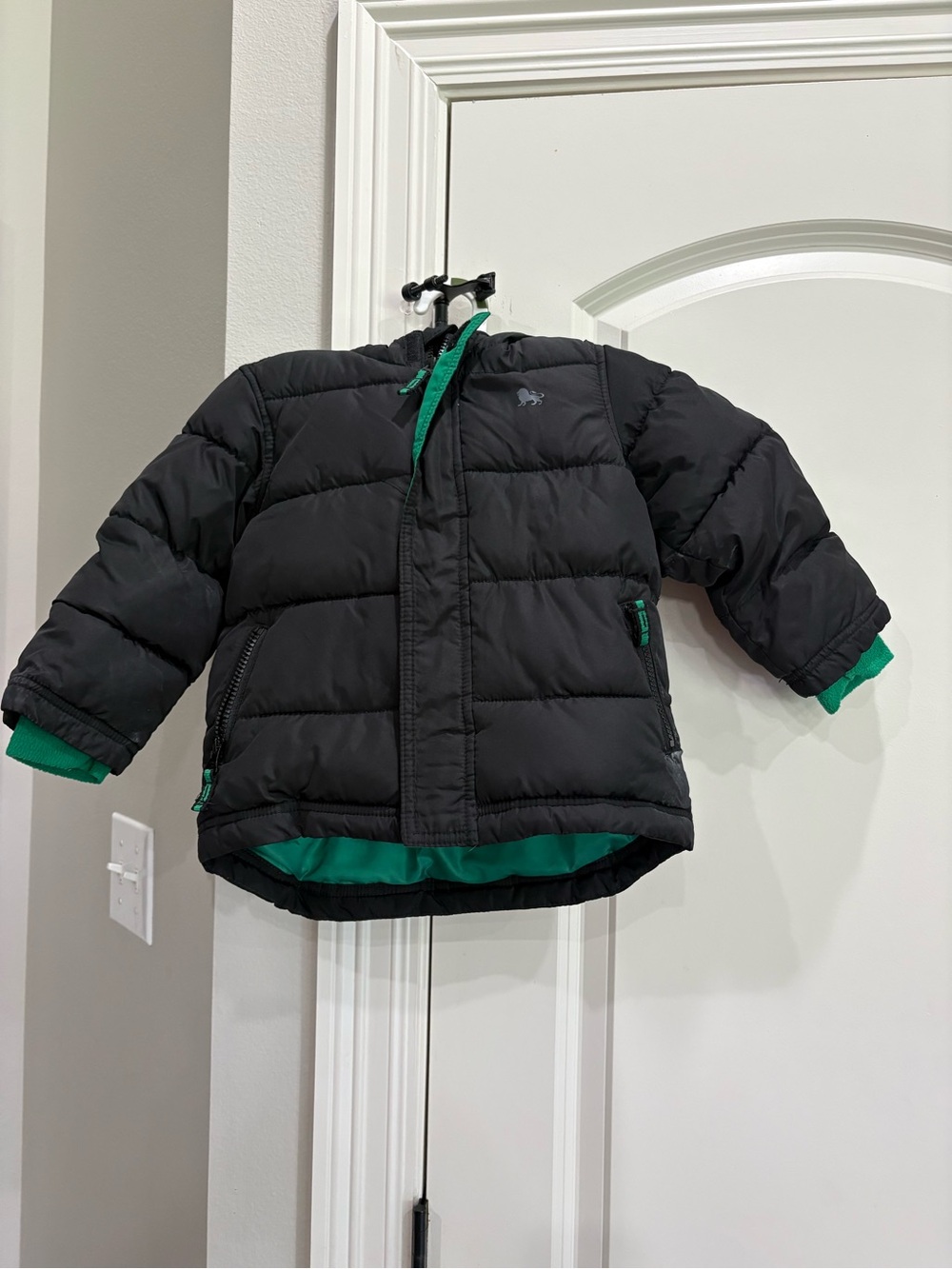 Old Navy black zip up hooded fleece lined puffer jacket boys 3t GUC